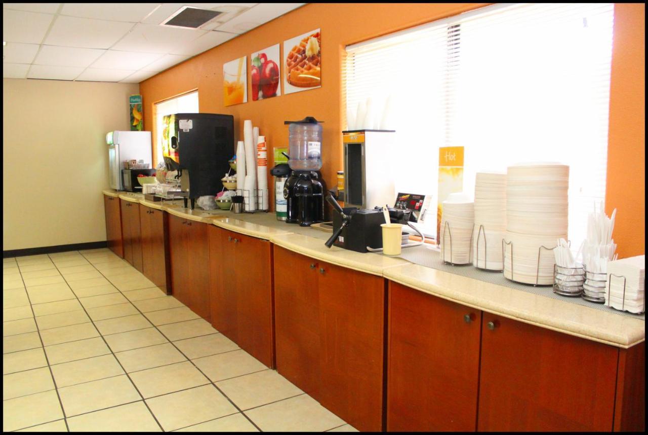 Ramada By Wyndham Tucson Airport Hotel Drexel Heights Exterior foto