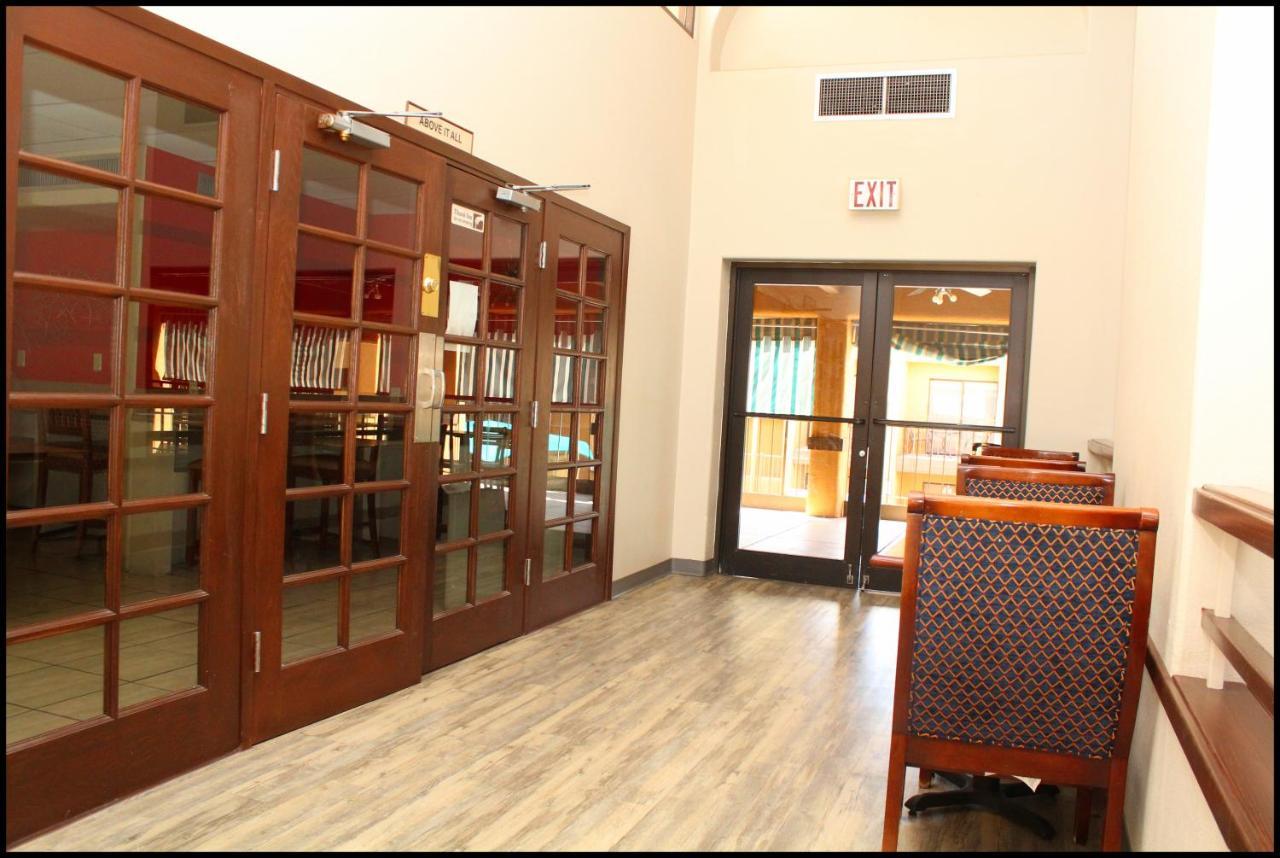 Ramada By Wyndham Tucson Airport Hotel Drexel Heights Exterior foto