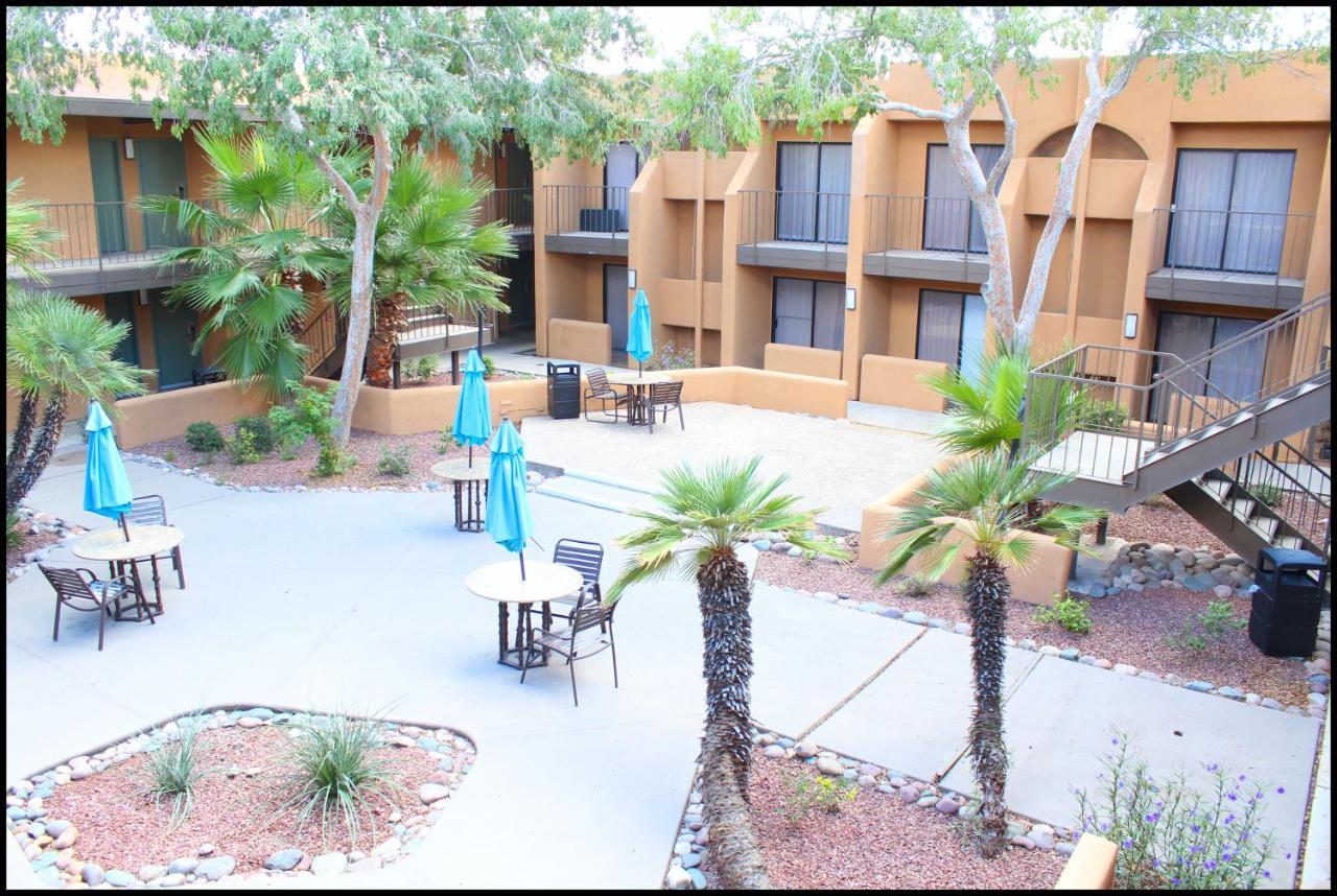 Ramada By Wyndham Tucson Airport Hotel Drexel Heights Exterior foto