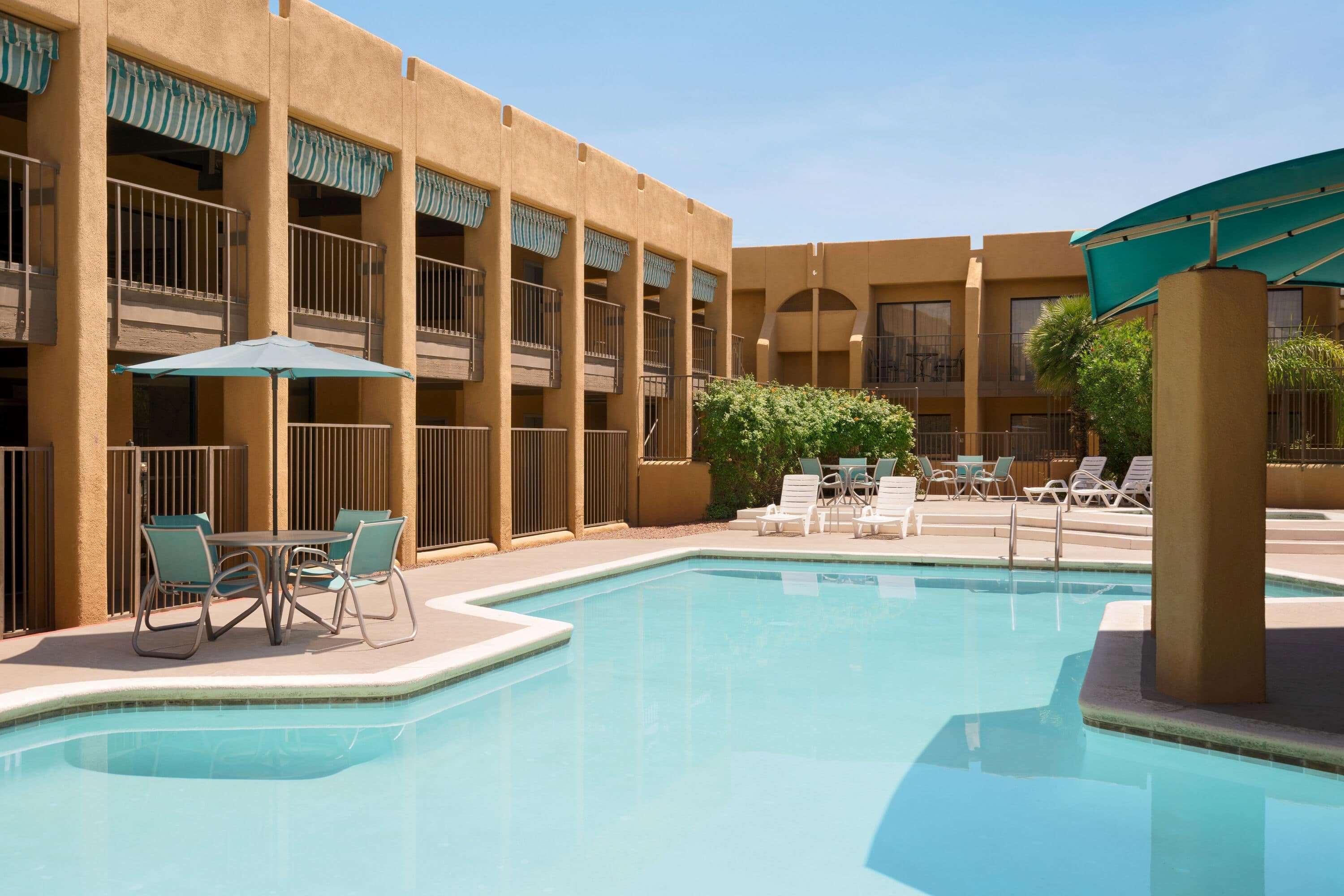 Ramada By Wyndham Tucson Airport Hotel Drexel Heights Exterior foto