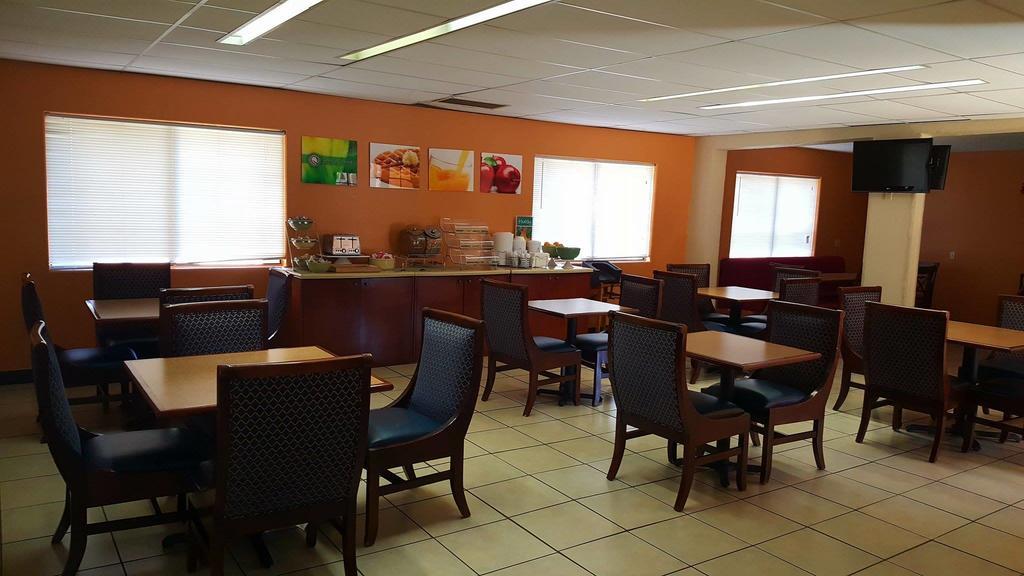 Ramada By Wyndham Tucson Airport Hotel Drexel Heights Exterior foto